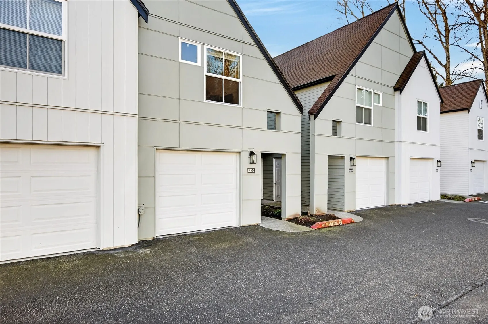 6615 S 239th Place #R109, Kent, WA 98032