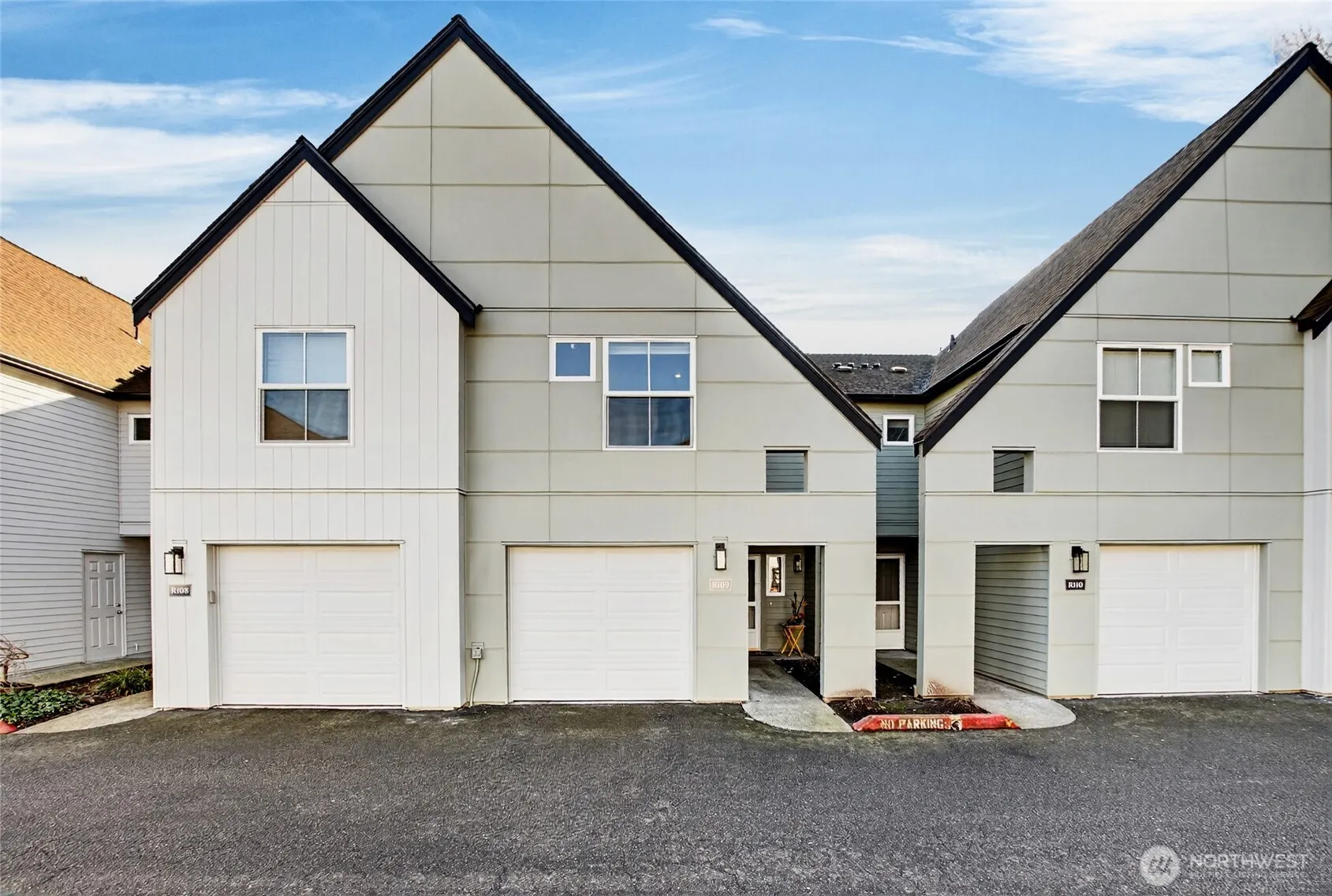 6615 S 239th Place #R109, Kent, WA 98032