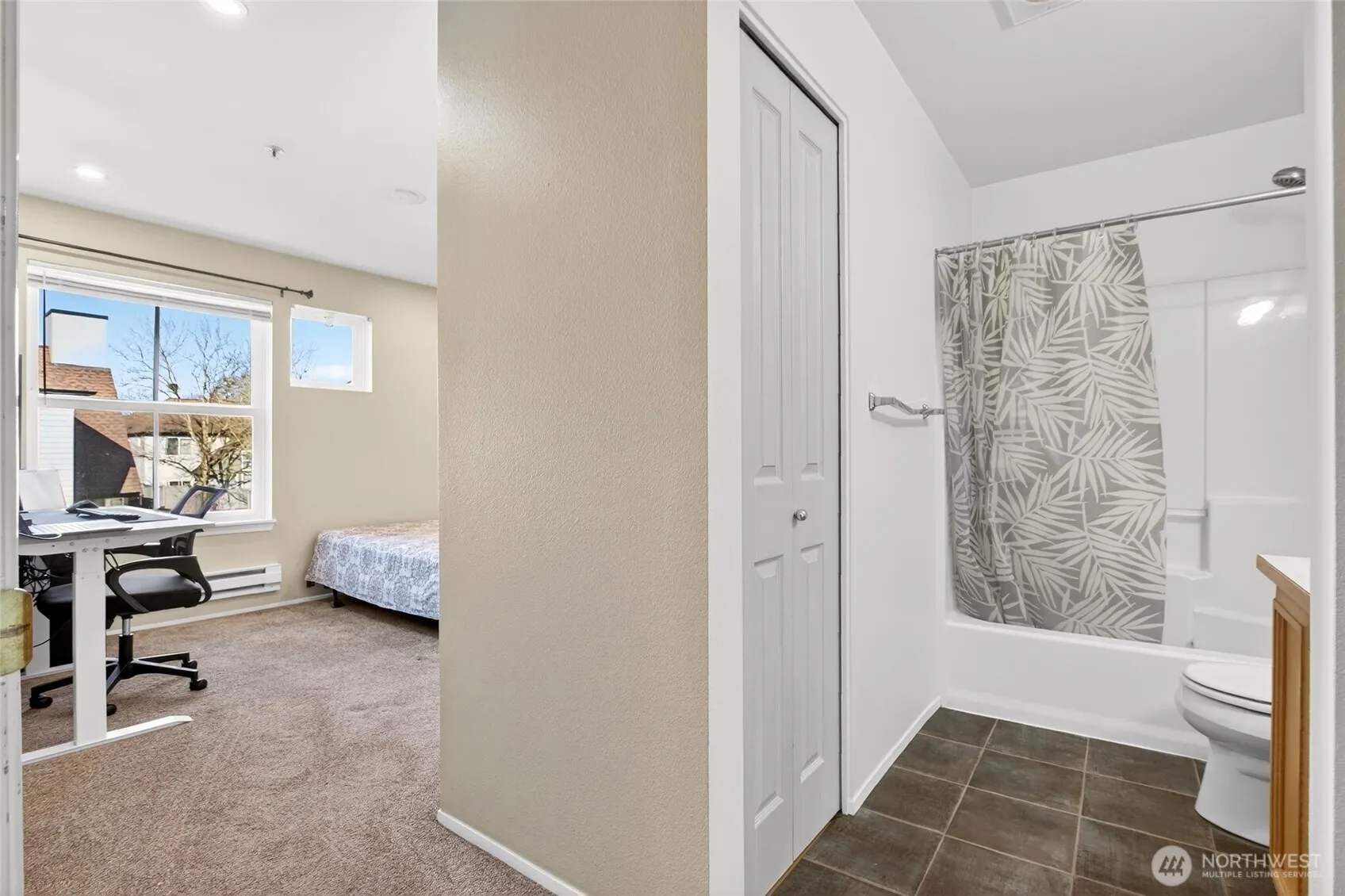 6615 S 239th Place #R109, Kent, WA 98032