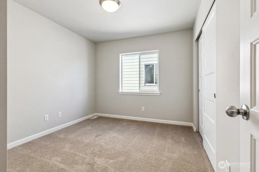 27118 30th Place S #25, Kent, WA 98032