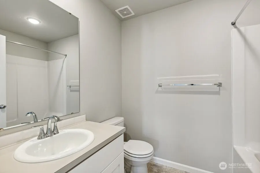 27118 30th Place S #25, Kent, WA 98032