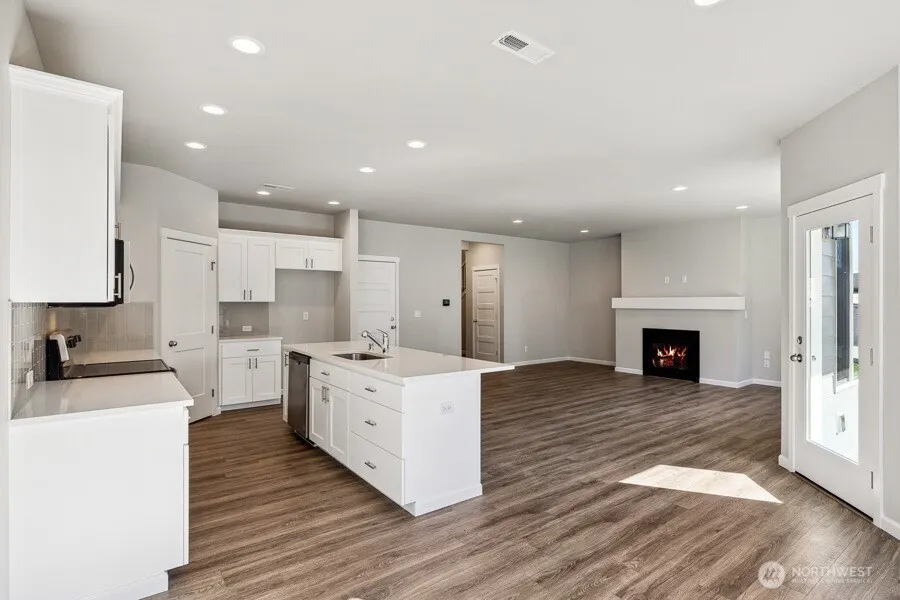 27118 30th Place S #25, Kent, WA 98032