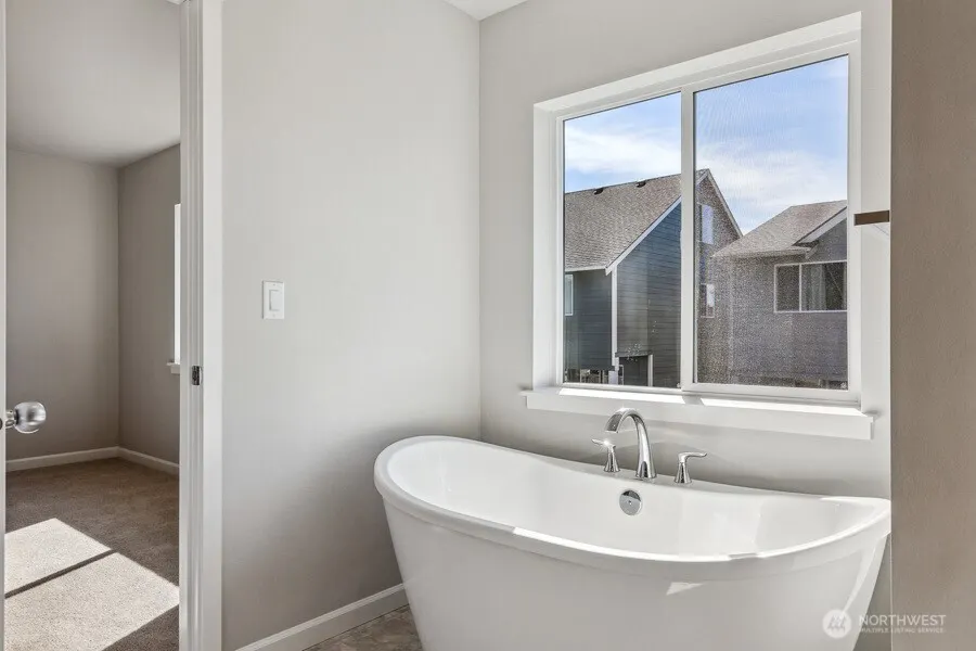 27118 30th Place S #25, Kent, WA 98032