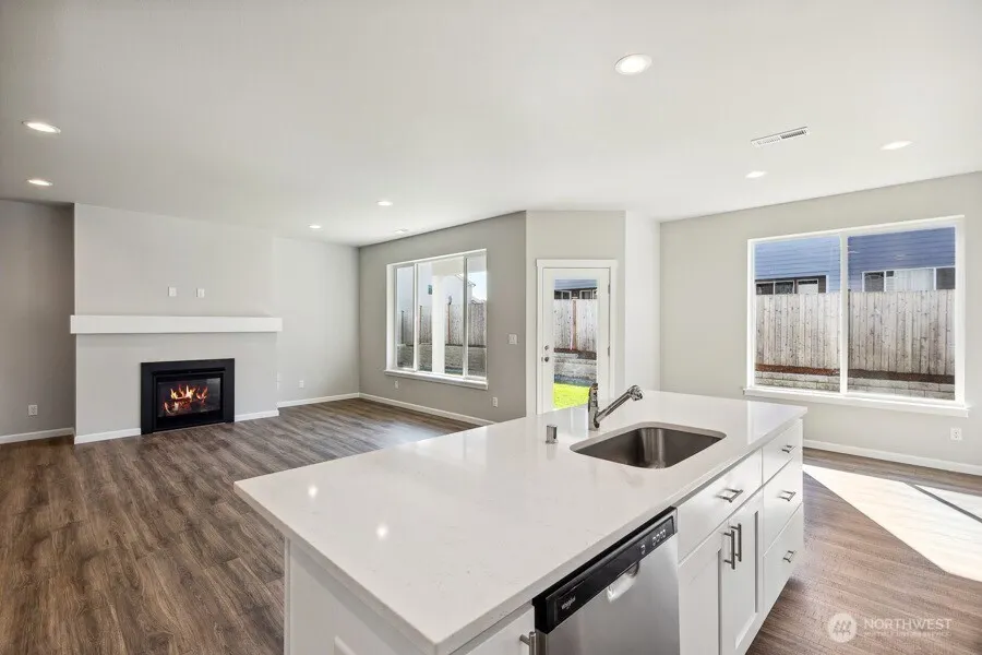27118 30th Place S #25, Kent, WA 98032