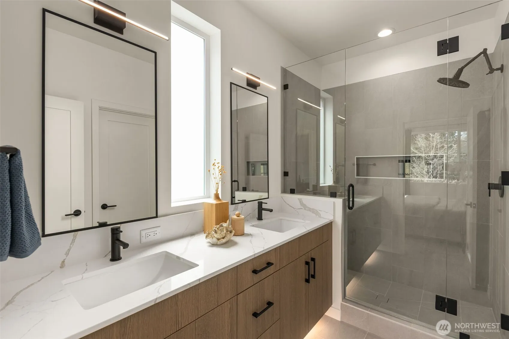 16002 SE 31st Lane , Bellevue, WA 98008