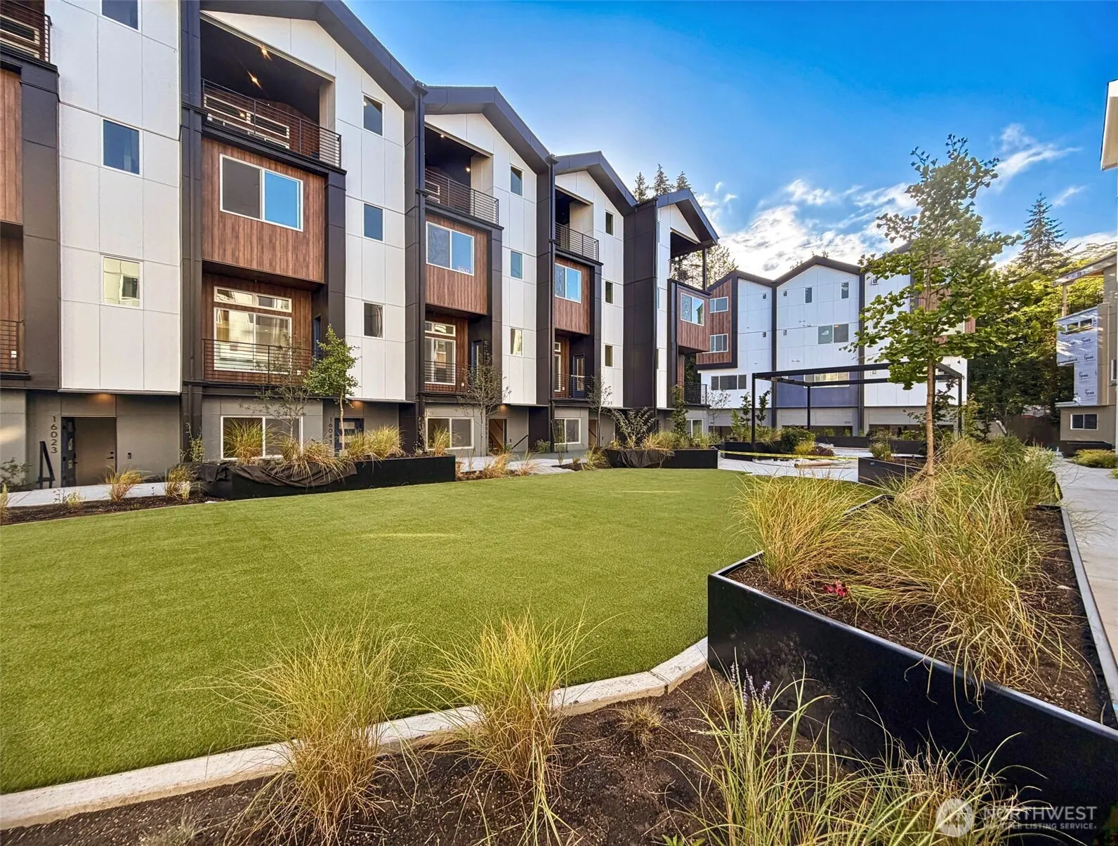16003 SE 31st Lane , Bellevue, WA 98008
