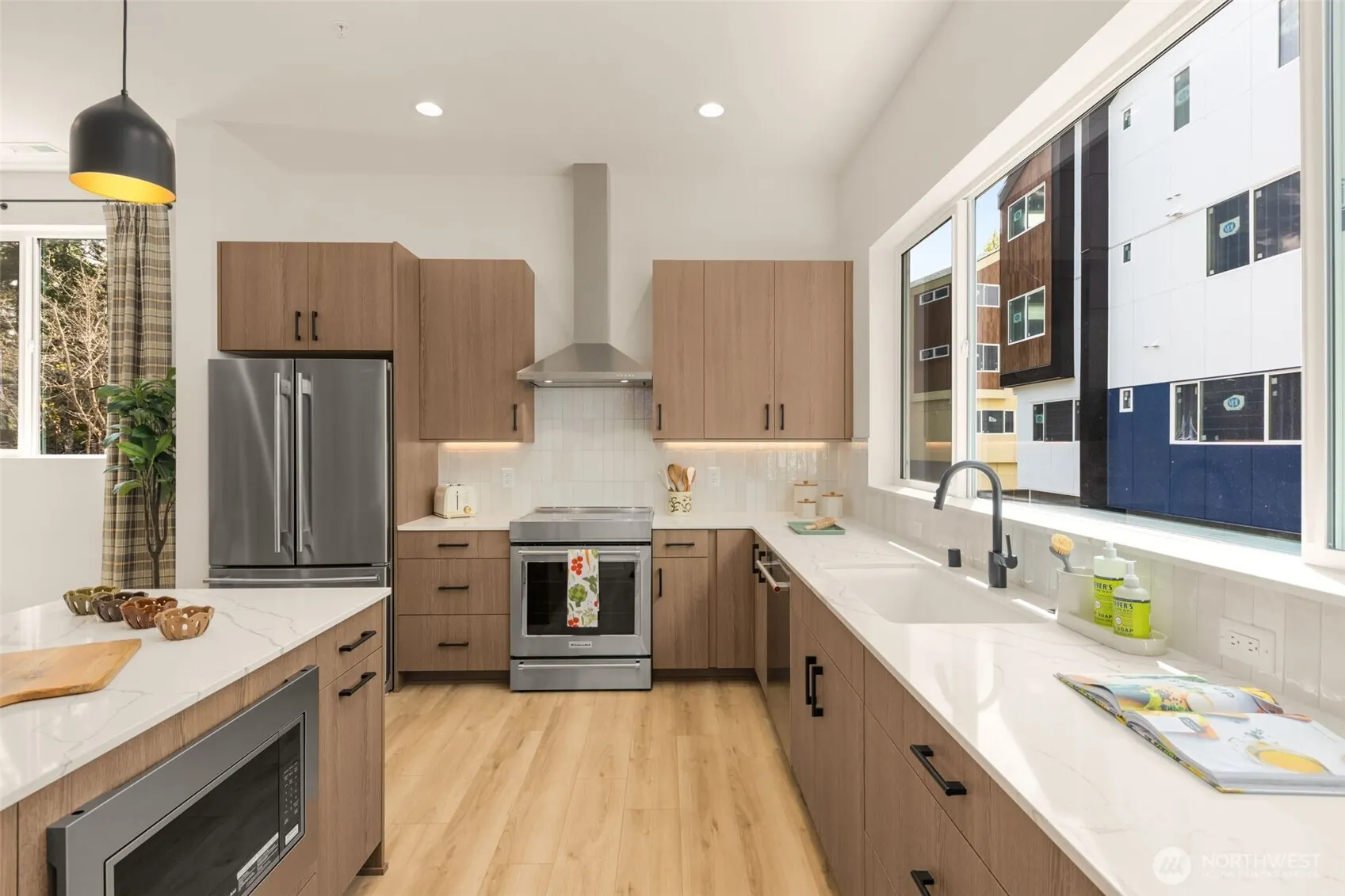16003 SE 31st Lane , Bellevue, WA 98008