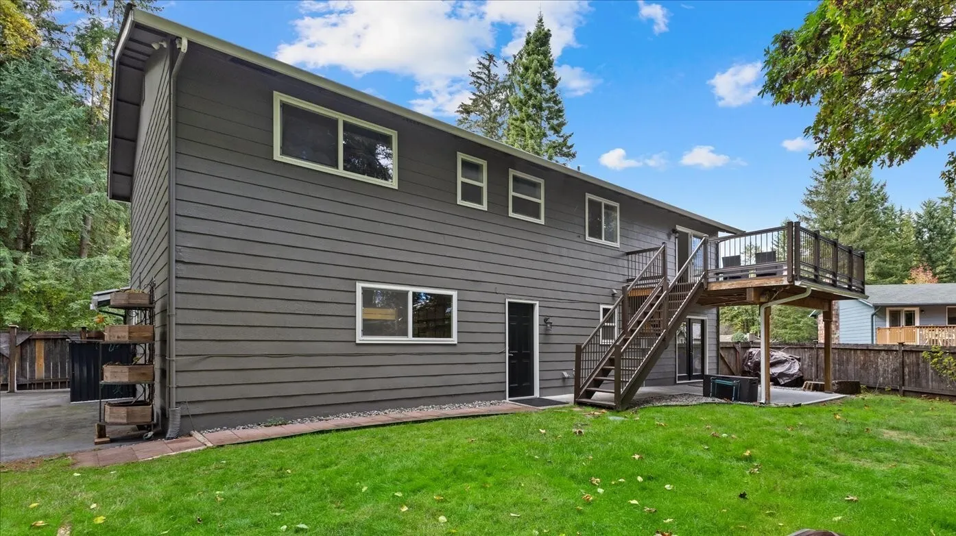 15912 174th Avenue NE, Woodinville, WA 98072