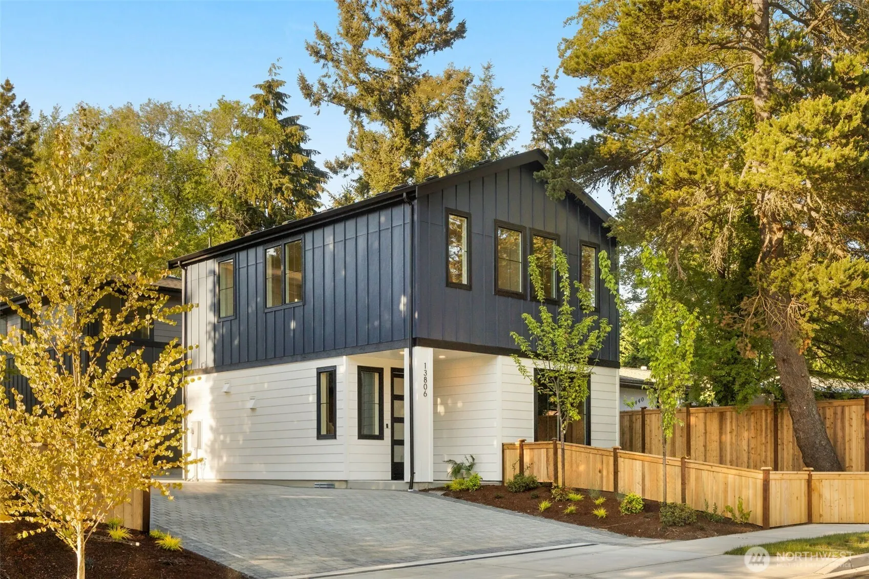 13806 84th Lane NE, Kirkland, WA 98034