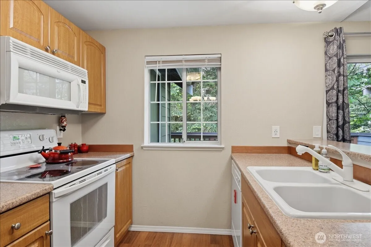 15433 Country Club Drive #E305, Mill Creek, WA 98012