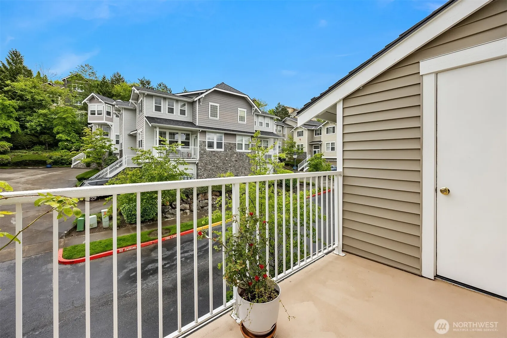 1601 NE Katsura Street #103, Issaquah, WA 98029