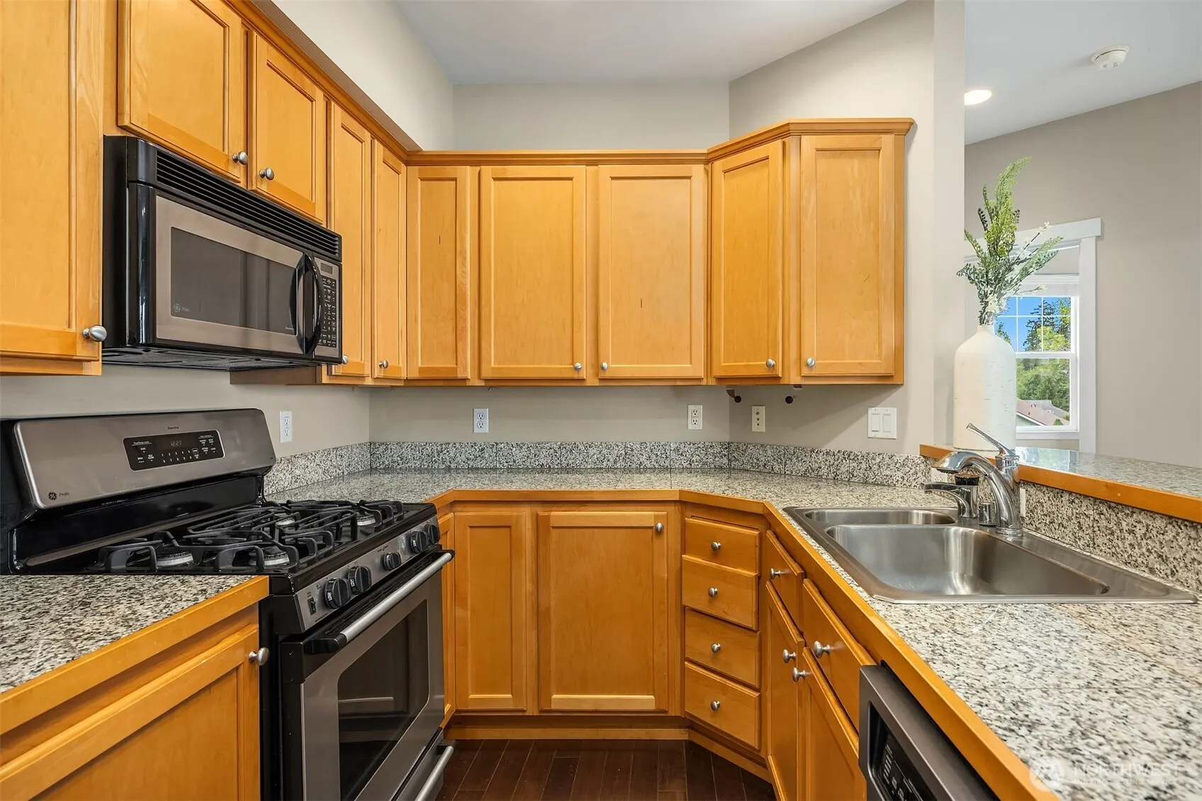 1601 NE Katsura Street #103, Issaquah, WA 98029