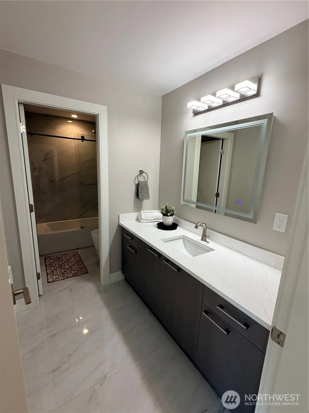 4305 NE 26 Place , Renton, WA 98059