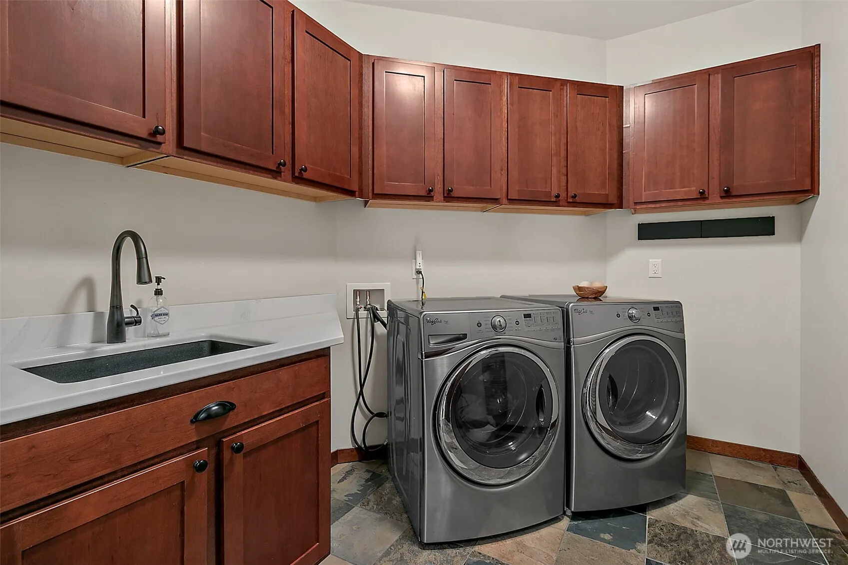 6407 282nd Avenue SE, Issaquah, WA 98027