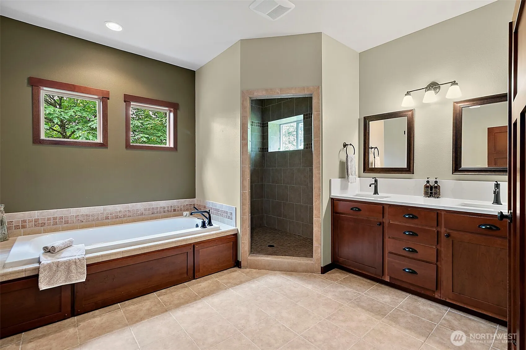 6407 282nd Avenue SE, Issaquah, WA 98027