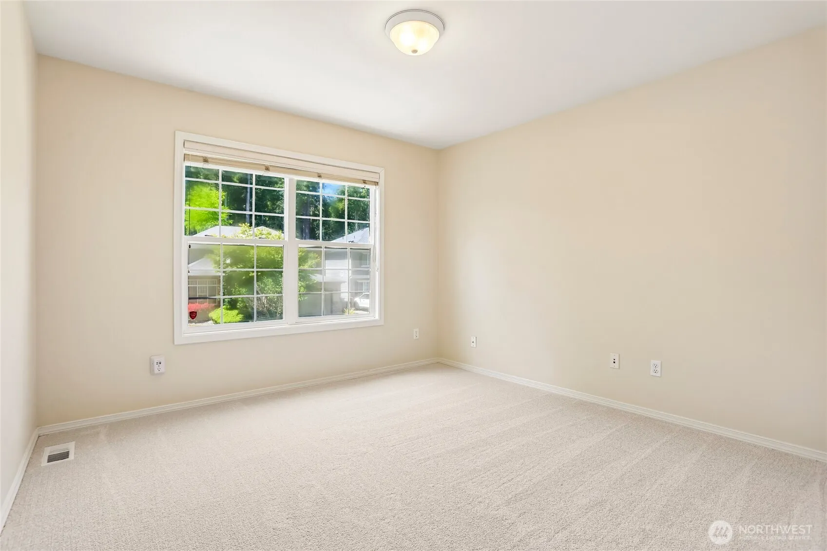 2906 257th Place SE, Sammamish, WA 98075