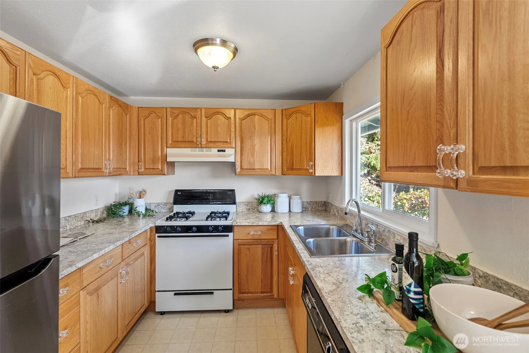 16812 123rd Avenue SE, Renton, WA 98058-6047