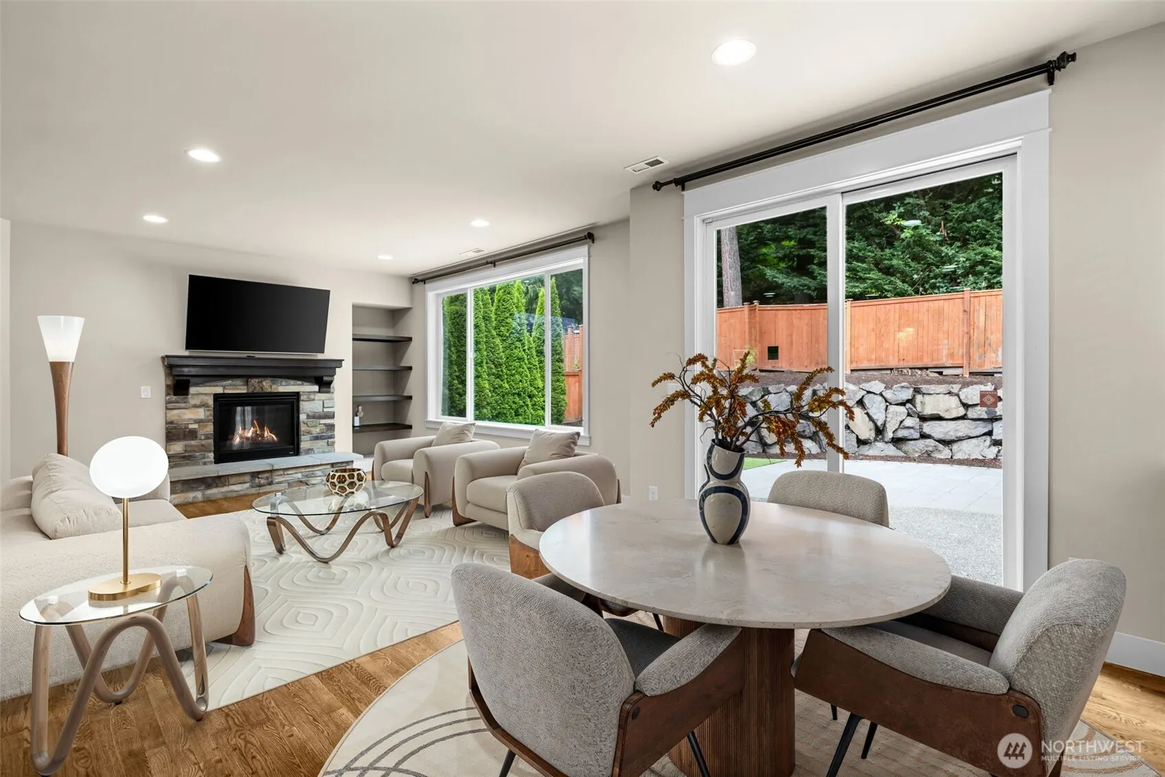 21250 NE 9th Place , Sammamish, WA 98074