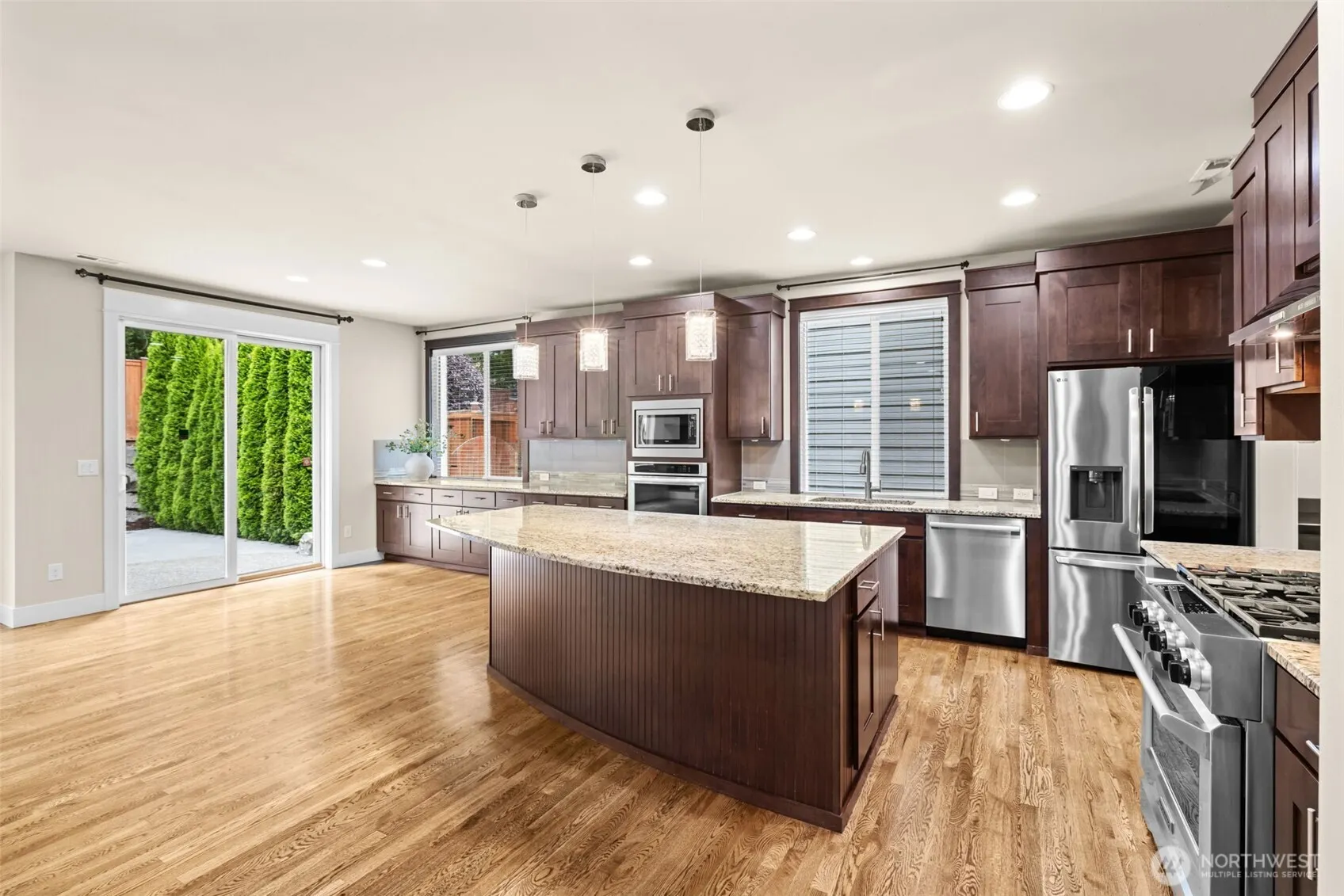 21250 NE 9th Place , Sammamish, WA 98074