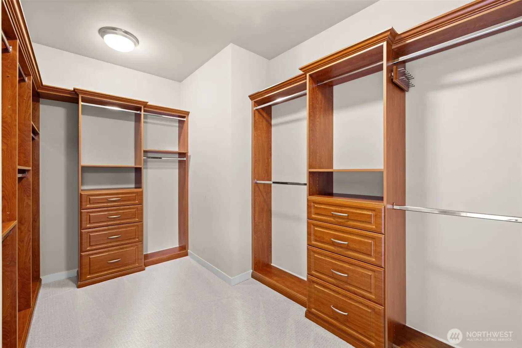 21250 NE 9th Place , Sammamish, WA 98074