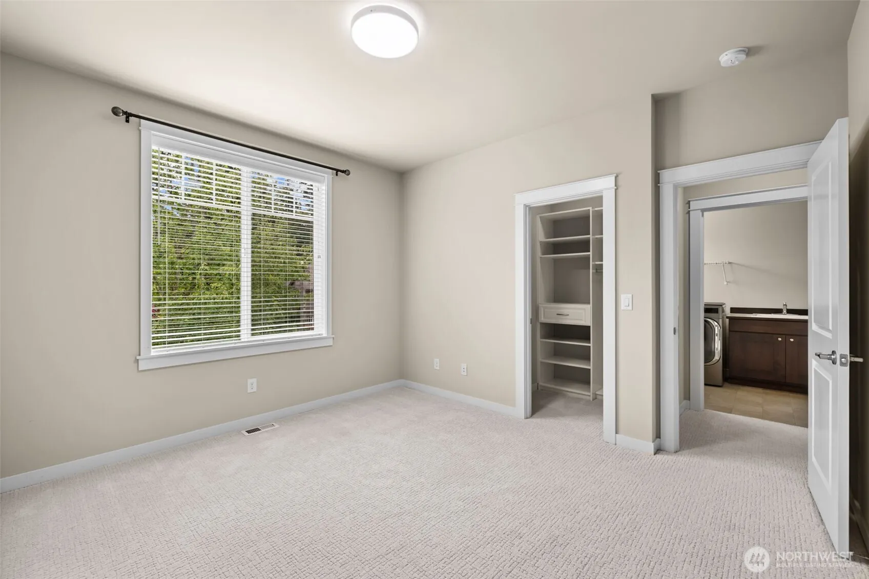 21250 NE 9th Place , Sammamish, WA 98074
