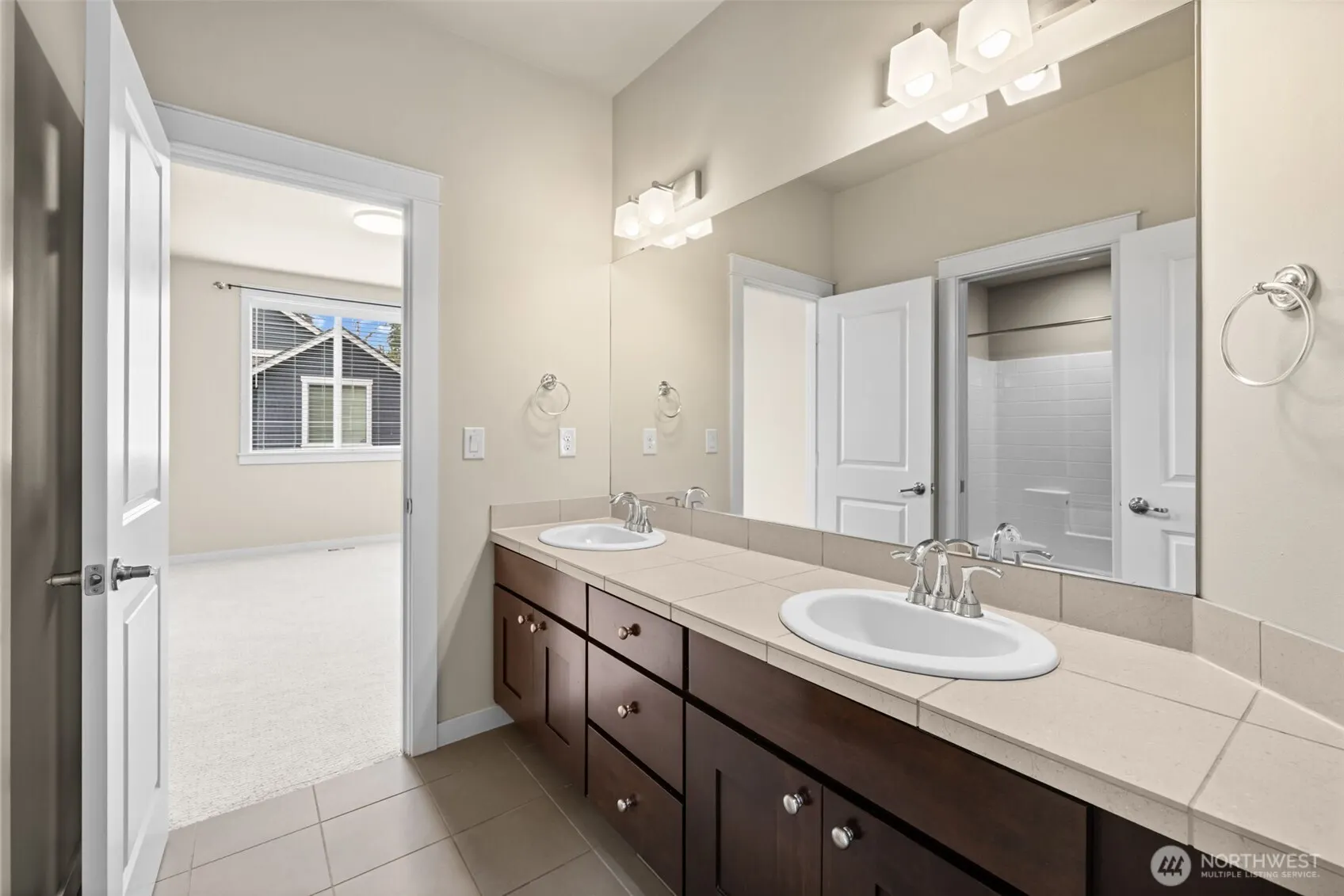 21250 NE 9th Place , Sammamish, WA 98074
