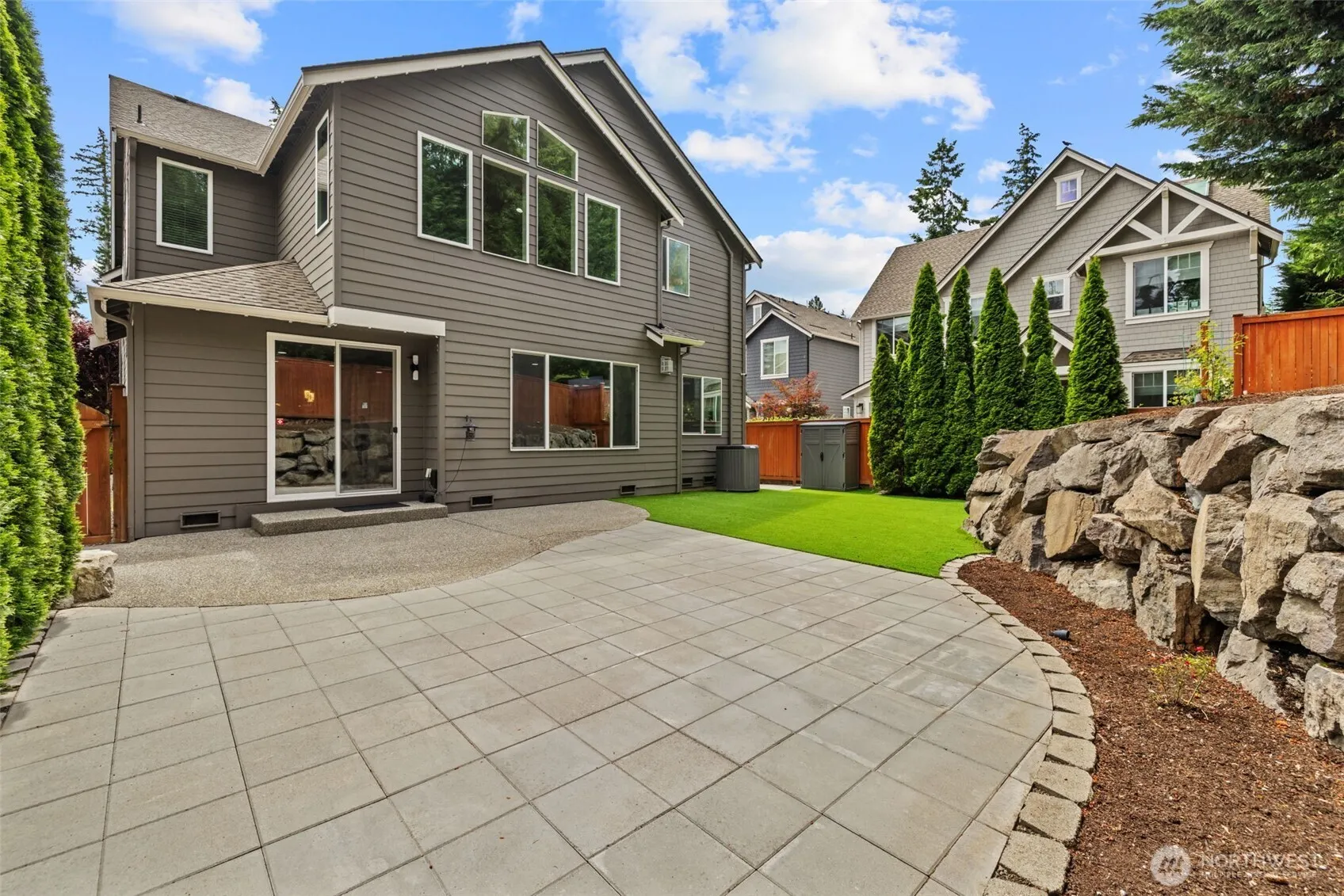21250 NE 9th Place , Sammamish, WA 98074