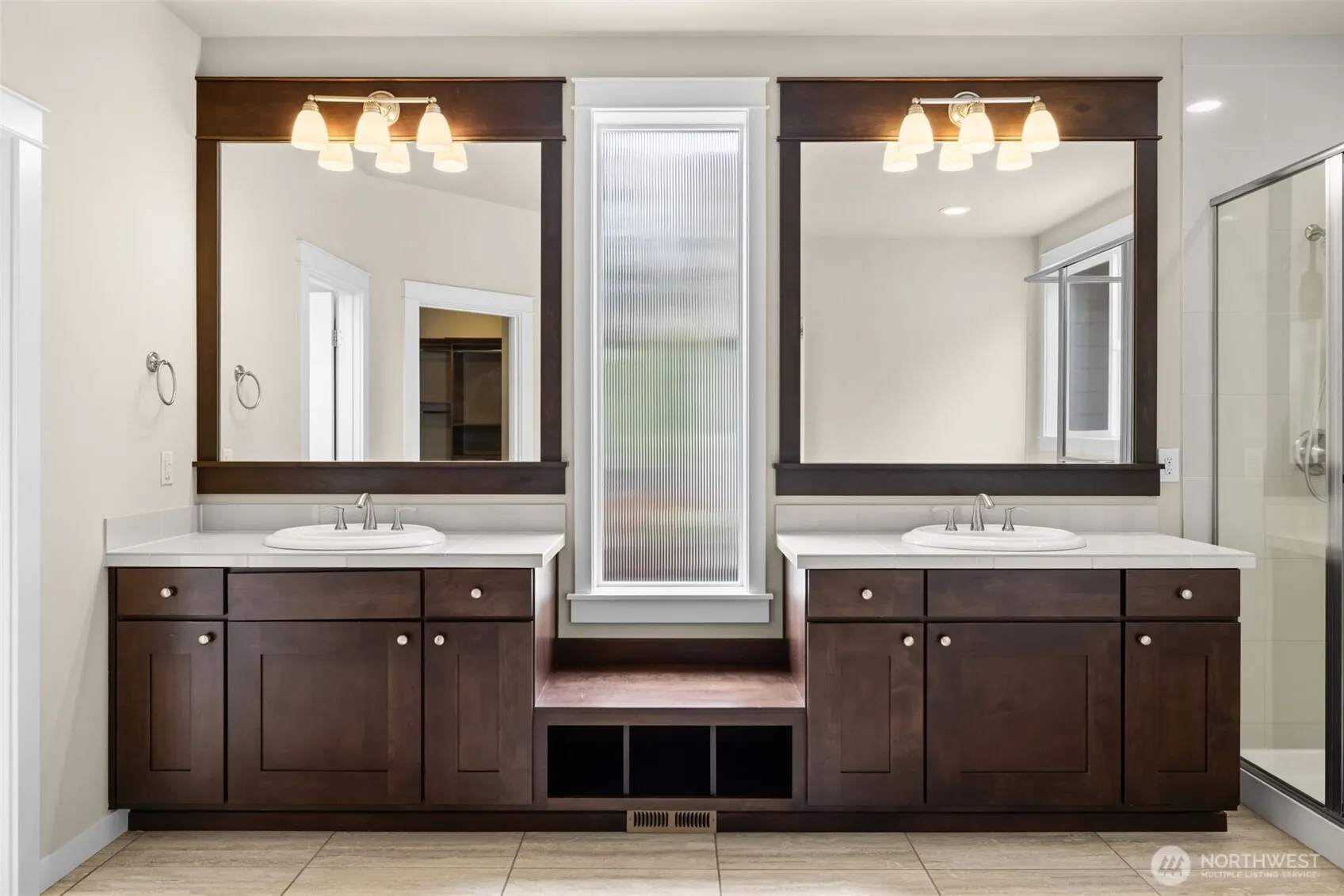 21250 NE 9th Place , Sammamish, WA 98074