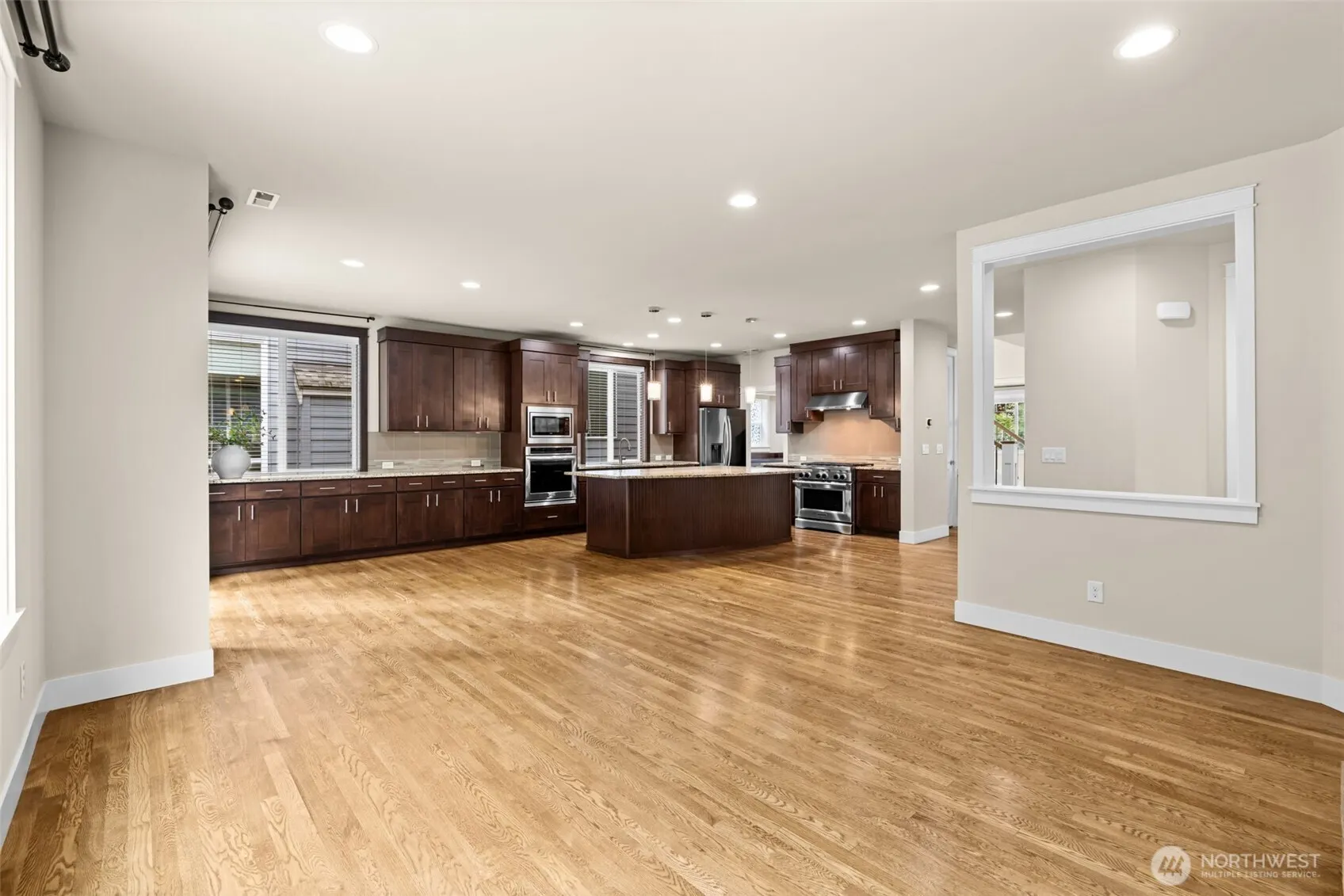 21250 NE 9th Place , Sammamish, WA 98074