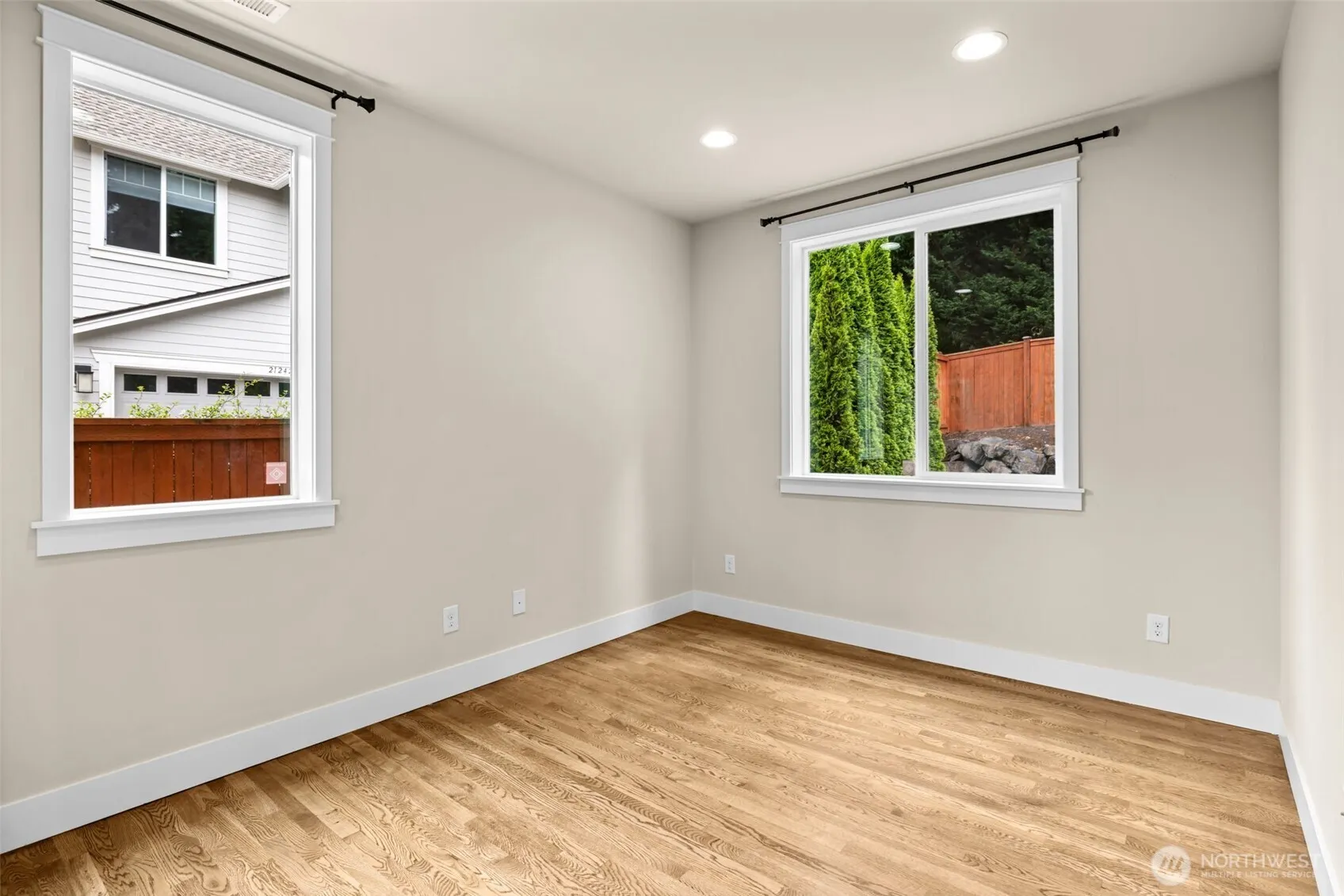 21250 NE 9th Place , Sammamish, WA 98074