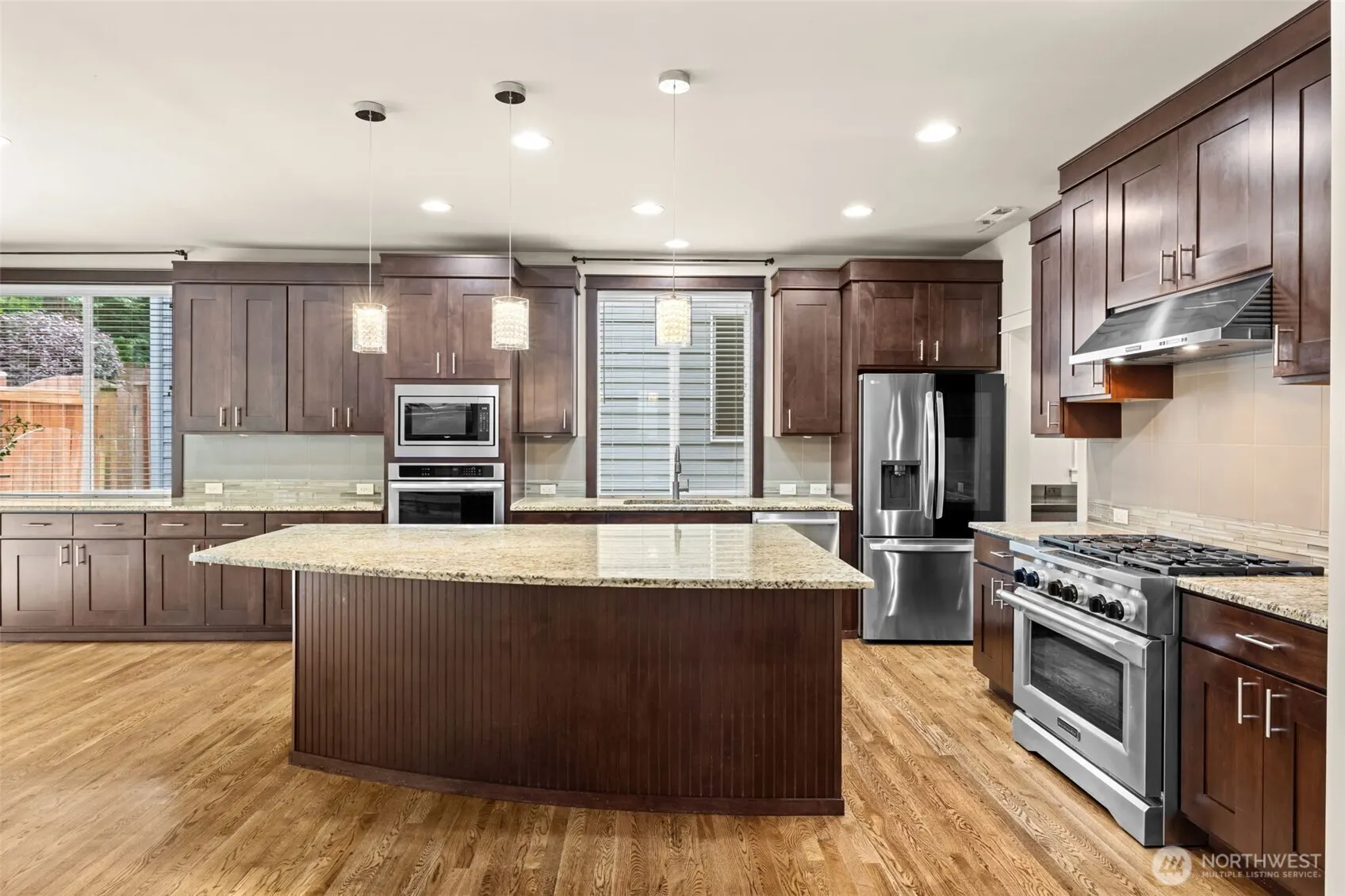 21250 NE 9th Place , Sammamish, WA 98074