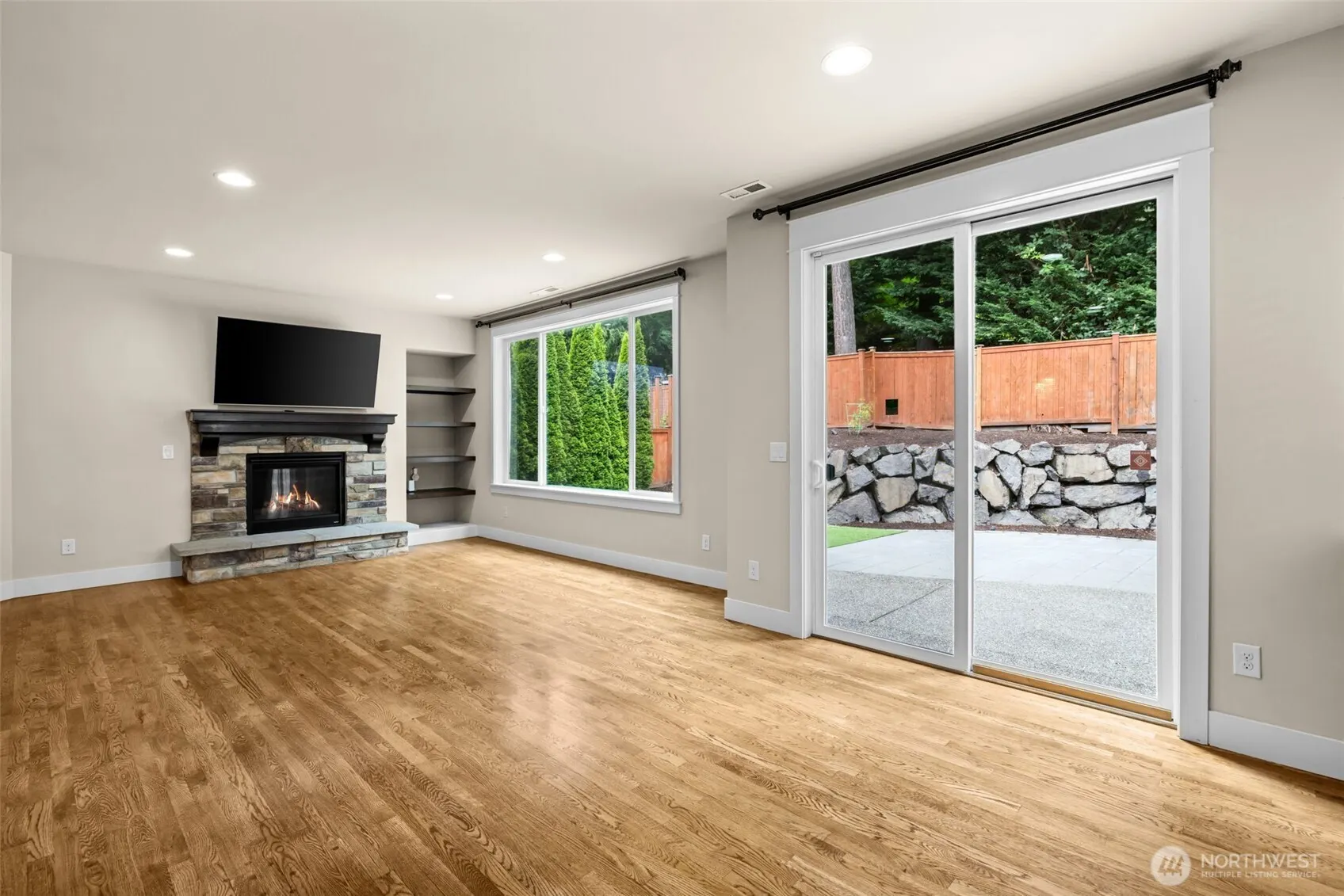 21250 NE 9th Place , Sammamish, WA 98074