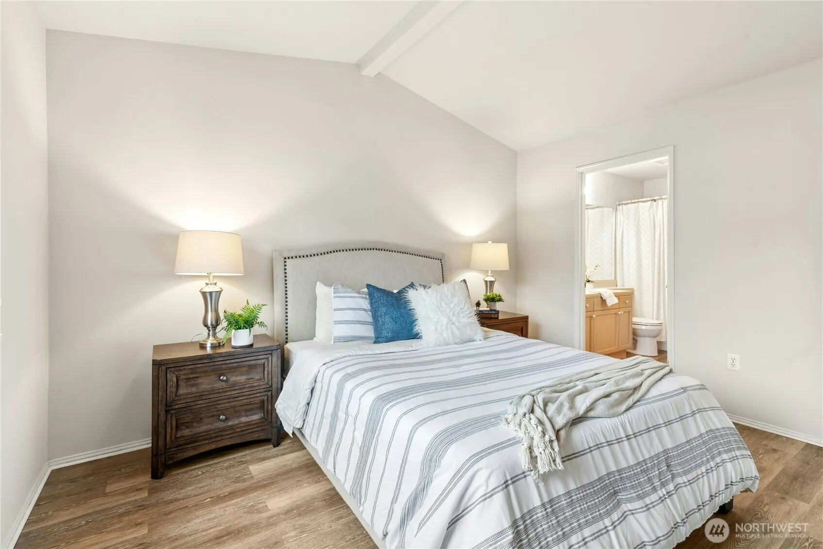 25235 SE Klahanie Boulevard #E305, Sammamish, WA 98029
