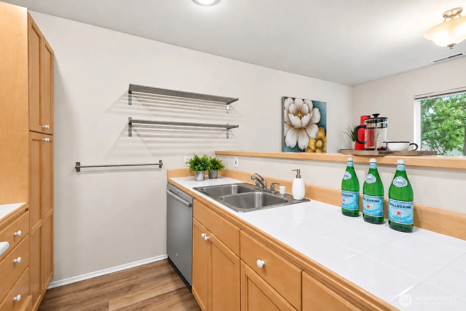 25235 SE Klahanie Boulevard #E305, Sammamish, WA 98029
