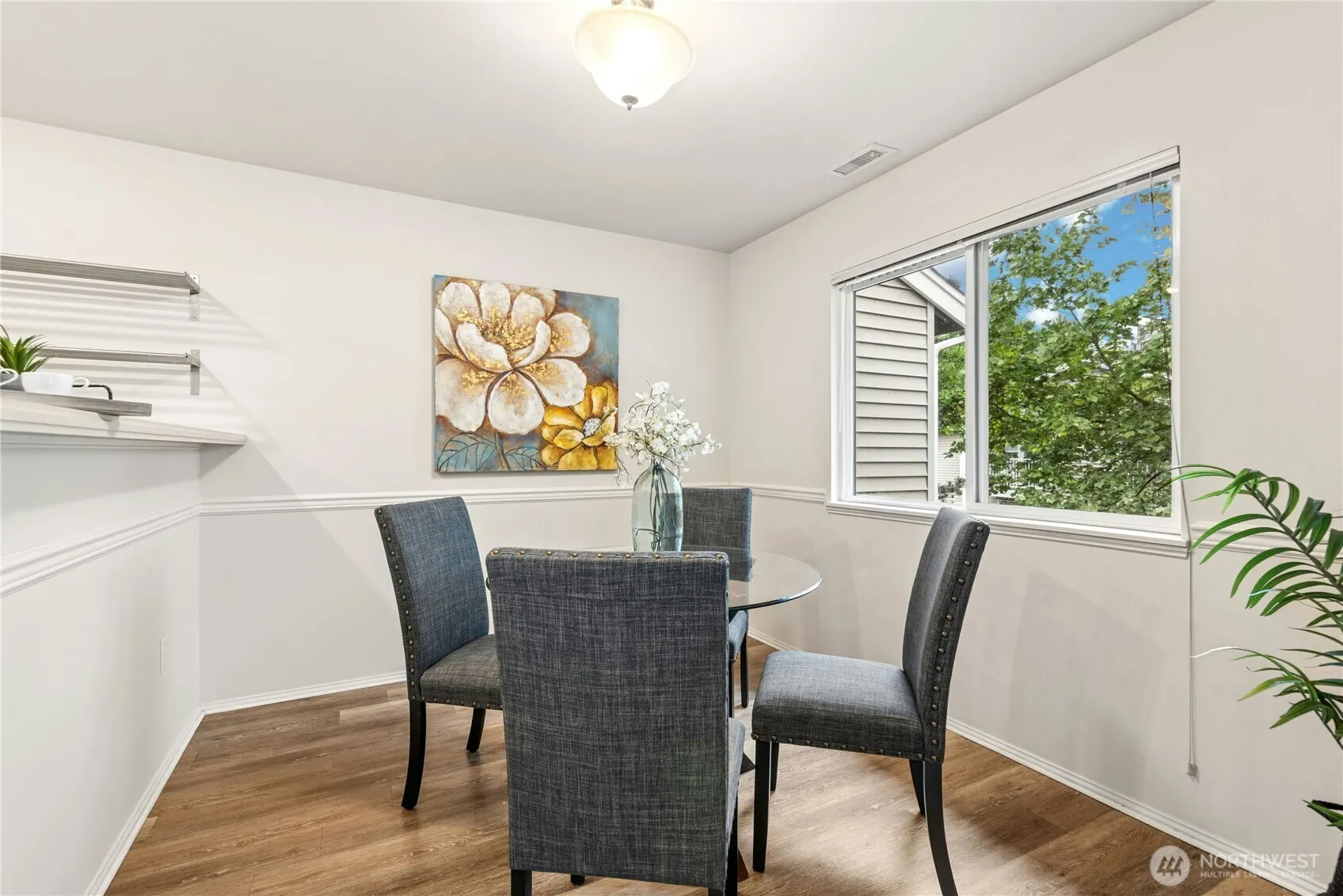 25235 SE Klahanie Boulevard #E305, Sammamish, WA 98029
