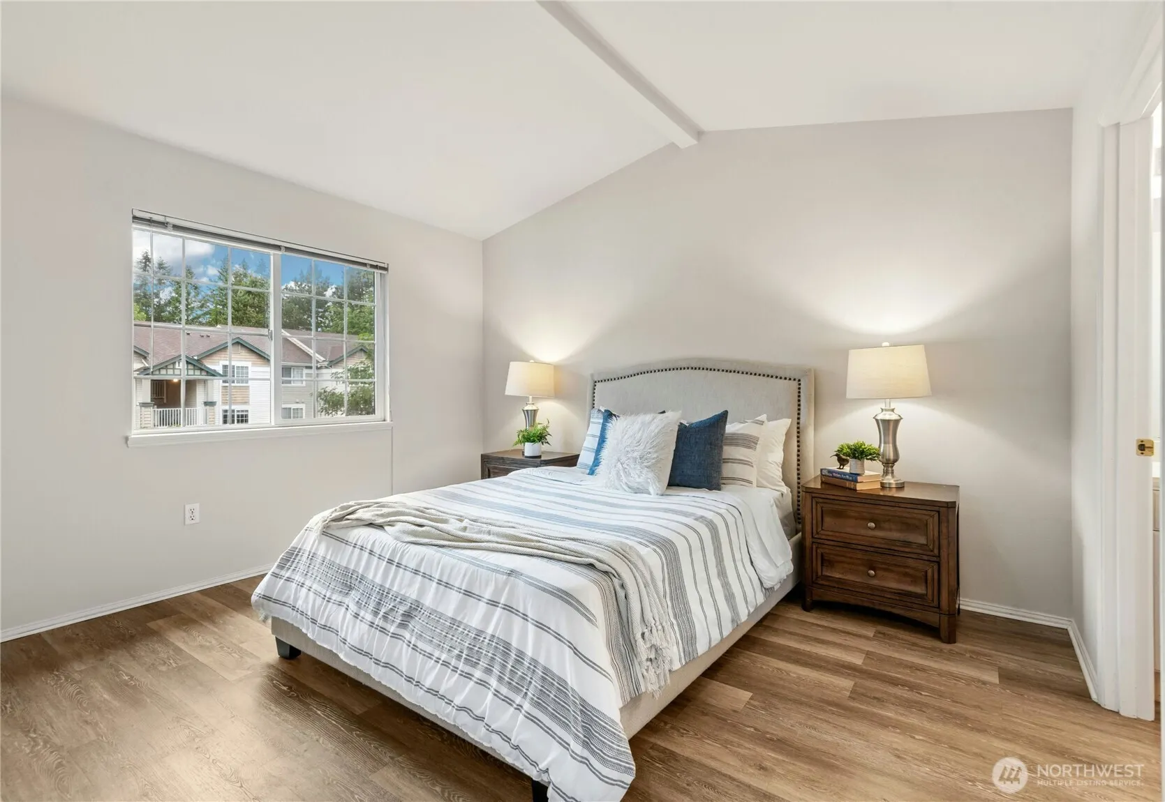 25235 SE Klahanie Boulevard #E305, Sammamish, WA 98029