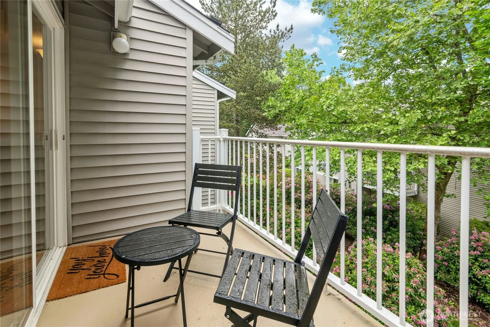 25235 SE Klahanie Boulevard #E305, Sammamish, WA 98029