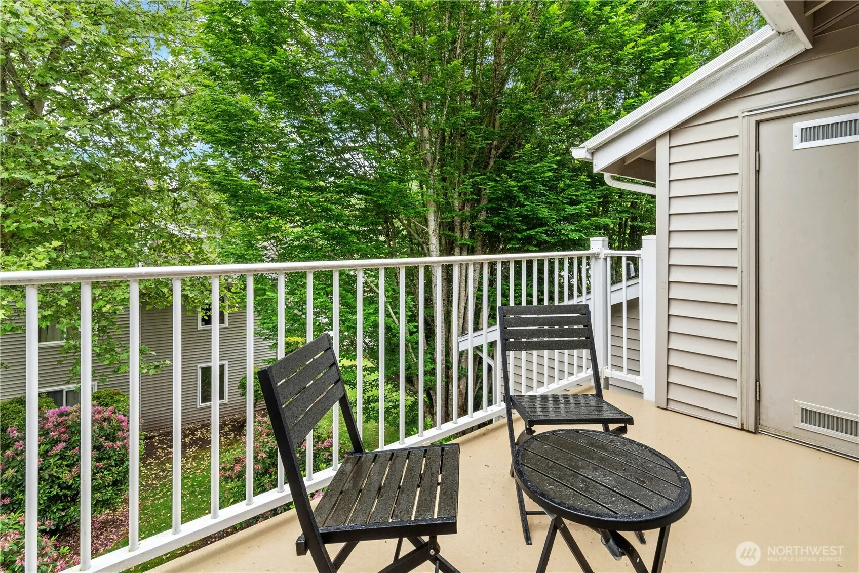 25235 SE Klahanie Boulevard #E305, Sammamish, WA 98029