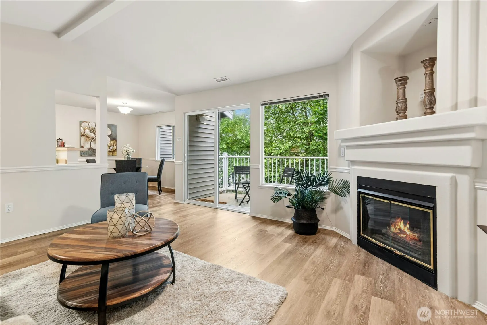25235 SE Klahanie Boulevard #E305, Sammamish, WA 98029