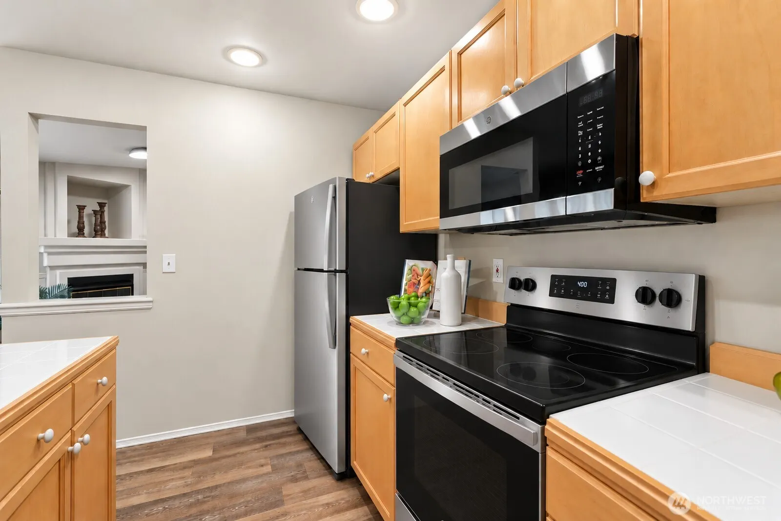 25235 SE Klahanie Boulevard #E305, Sammamish, WA 98029