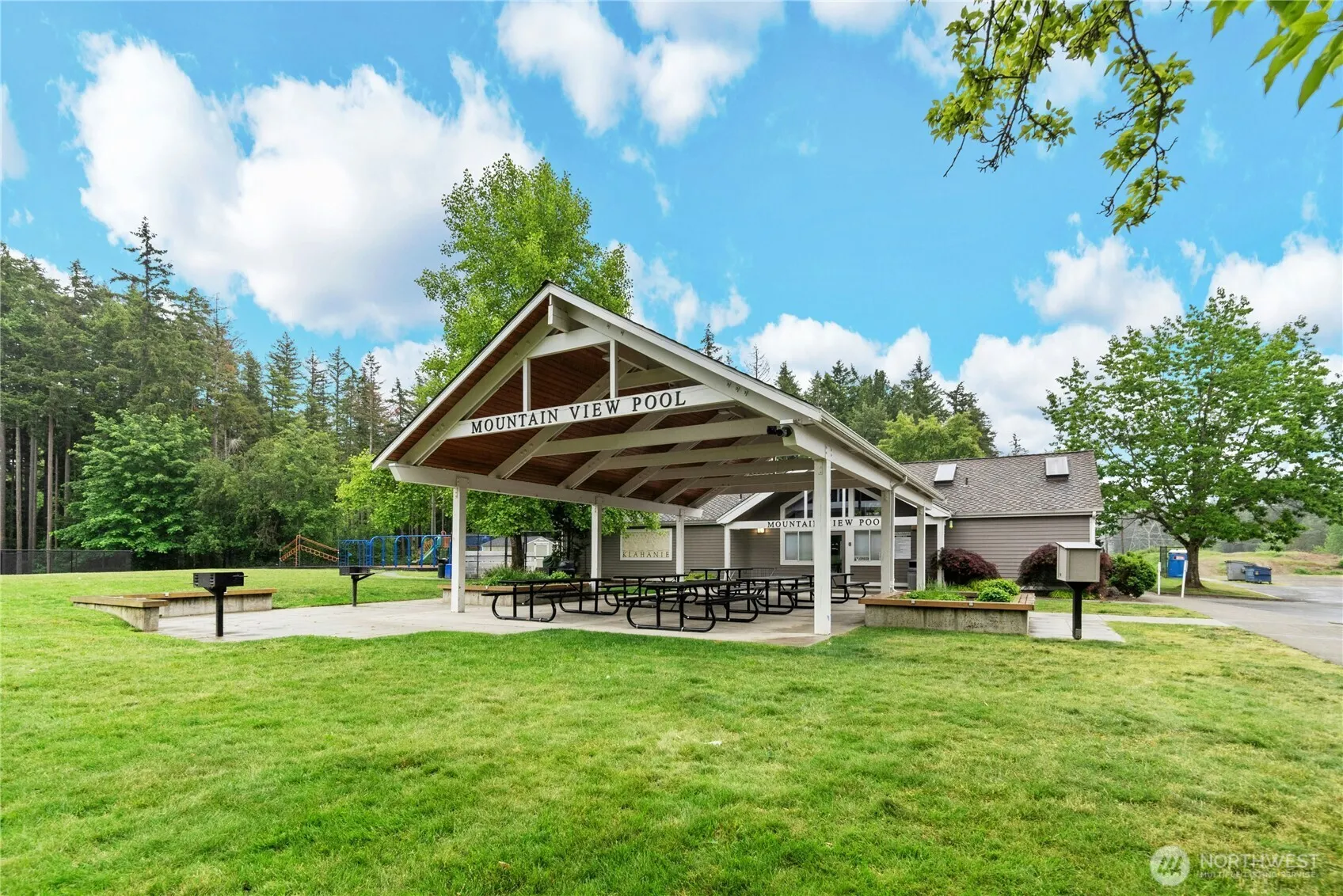 25235 SE Klahanie Boulevard #E305, Sammamish, WA 98029