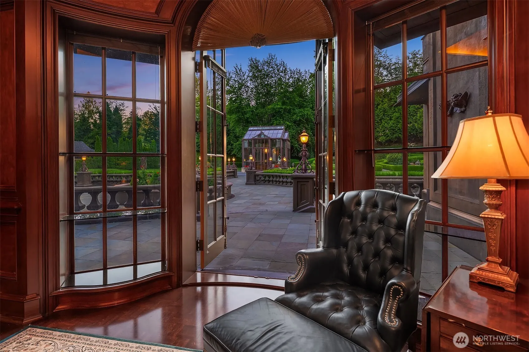 14523 172nd Avenue NE, Woodinville, WA 98072-4557