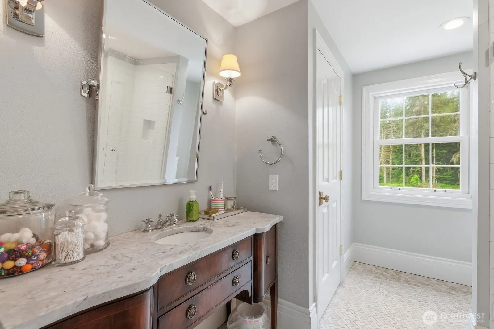 22615 NE 140th Way , Woodinville, WA 98077-7341