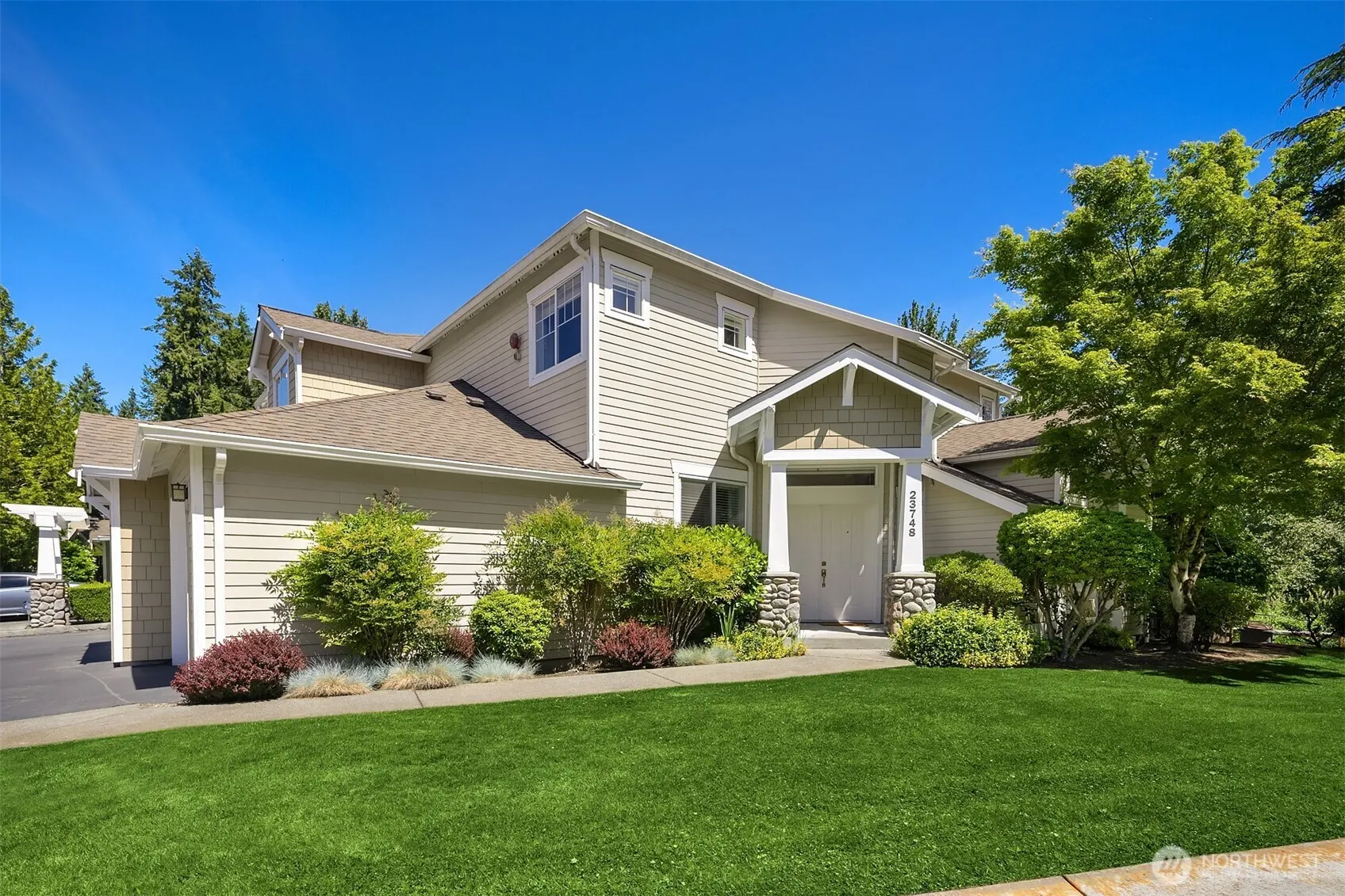 23748 SE 36th Lane , Sammamish, WA 98029