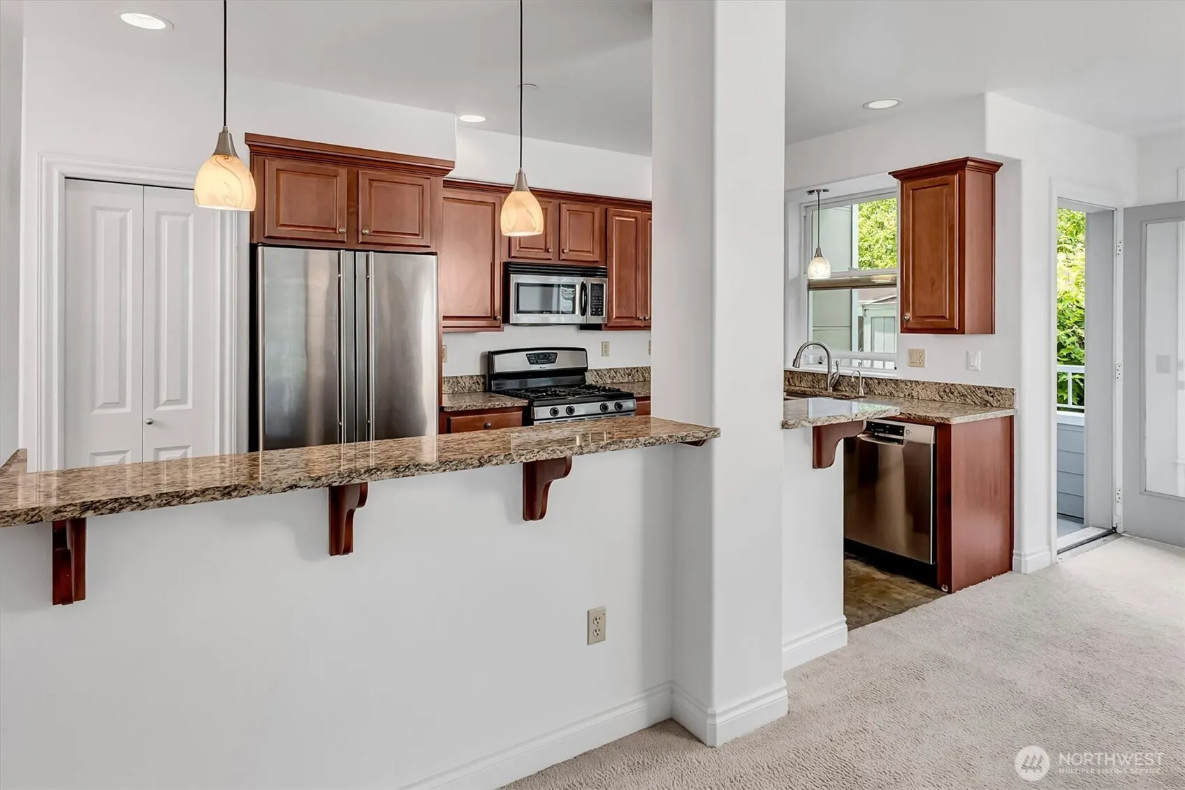 275 E Sunset Way #1A, Issaquah, WA 98027