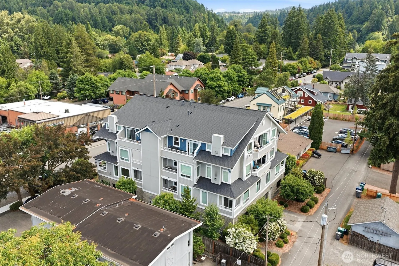 275 E Sunset Way #1A, Issaquah, WA 98027