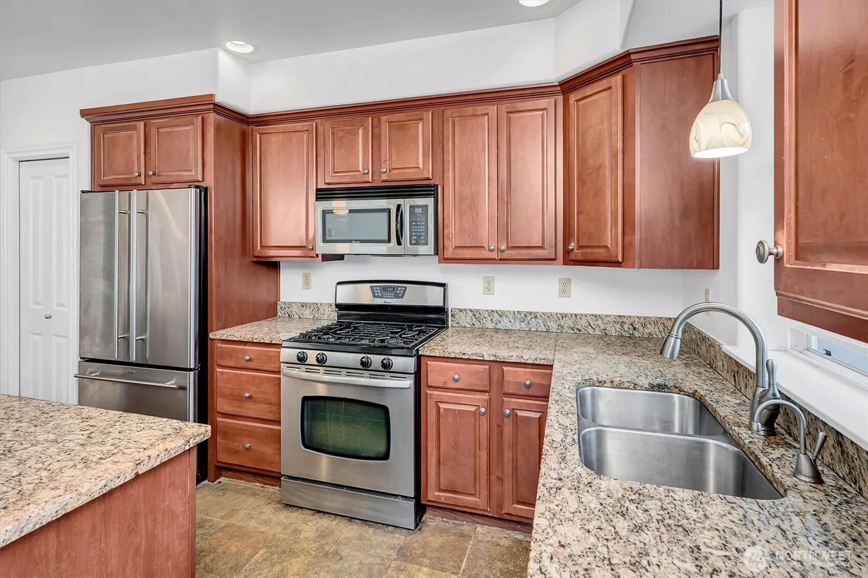 275 E Sunset Way #1A, Issaquah, WA 98027