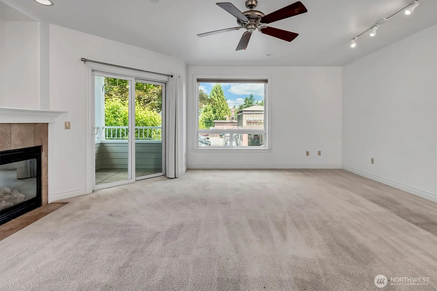 275 E Sunset Way #1A, Issaquah, WA 98027