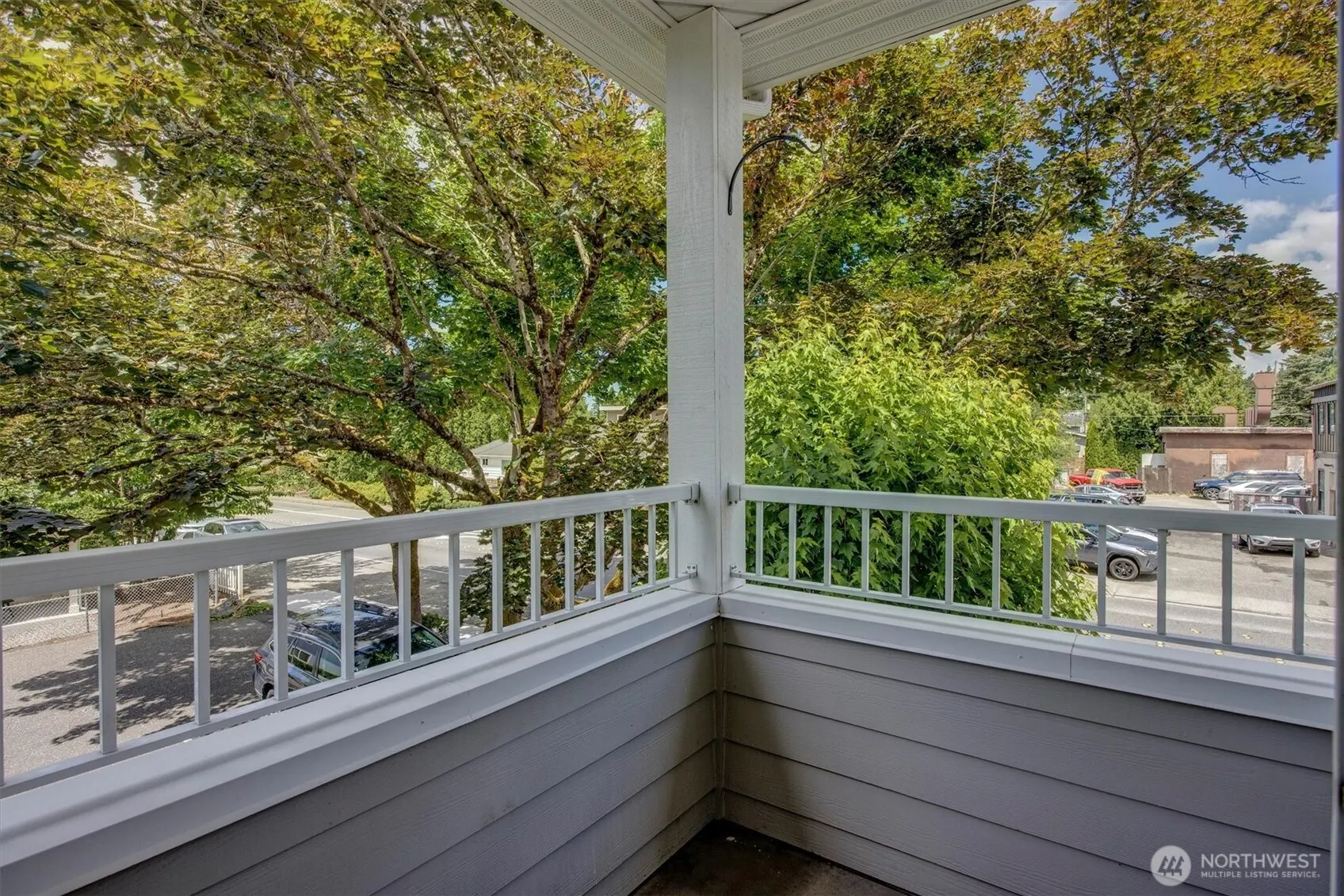 275 E Sunset Way #1A, Issaquah, WA 98027