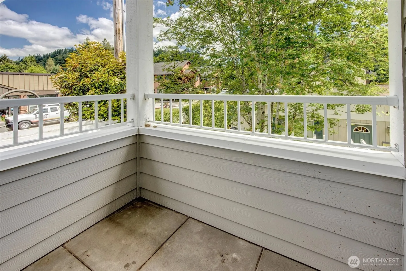 275 E Sunset Way #1A, Issaquah, WA 98027